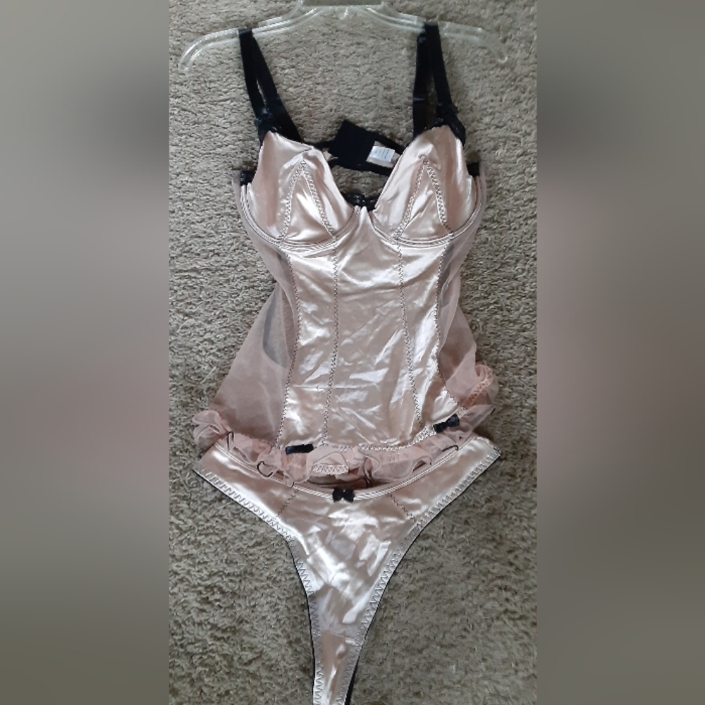 FILL A BOX📦 beautiful fun nightware. Never used brand new.